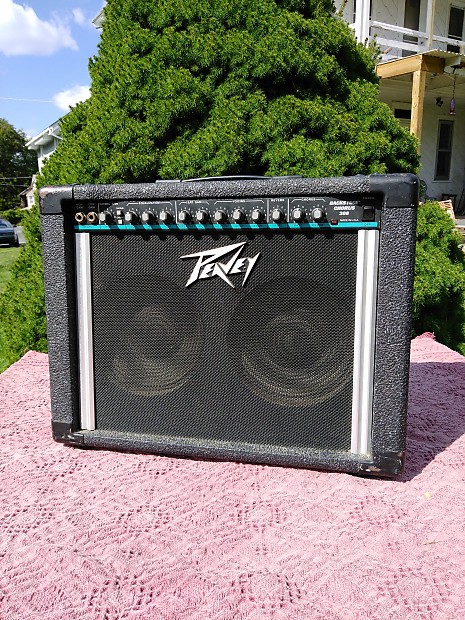 Peavey backstage shop chorus 208