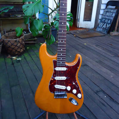 Fender STRATOCASTER DELUXE 2010 - Amber image 8