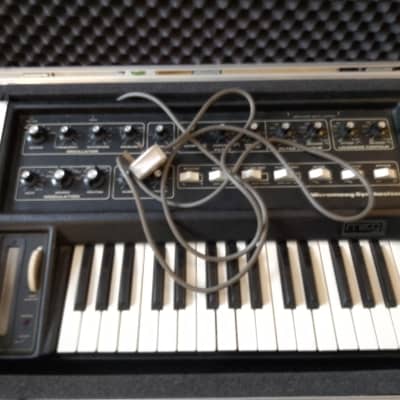 Moog MicroMoog includes Flight Case