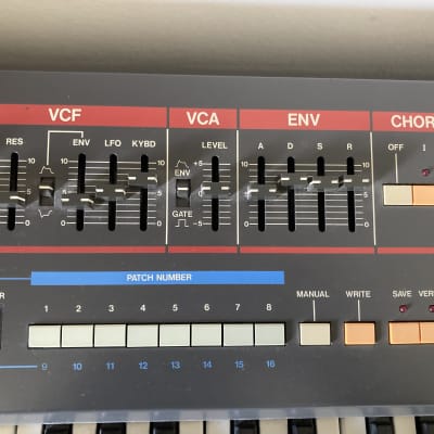 Roland Juno-106 - Functions great but requires service image 3