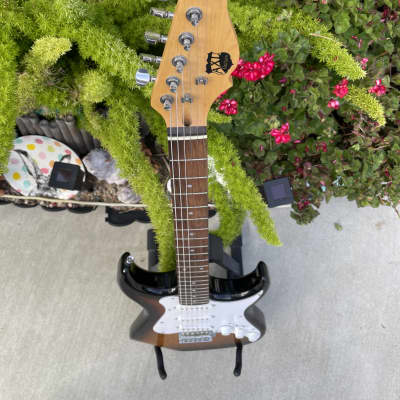 AXL  Headliner Sunburst Stratocaster image 4