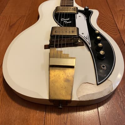 Supro Dual Tone 1958 Off White with Amplifier image 2