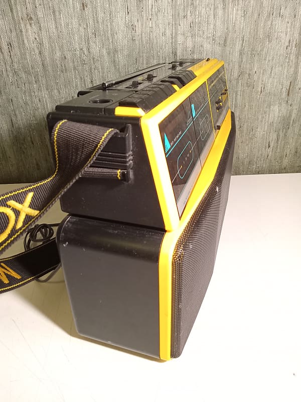 1987 Vintage Magnavox D8300 Yellow Boombox Radio Works shops but Tape Does Not