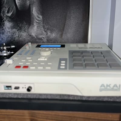Akai MPC2000 - New LCD - Maxed RAM - All New Tact switches & Button LEDs & more image 4