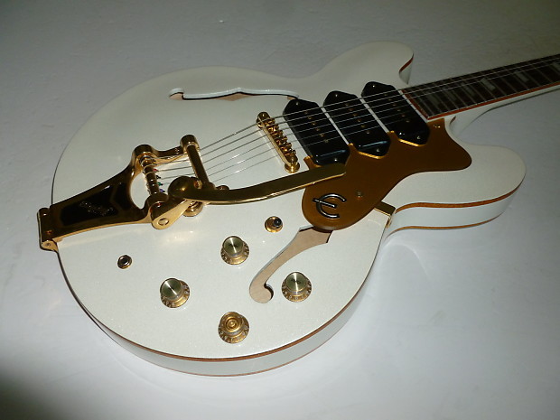 Epiphone riviera white deals
