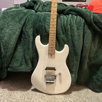 Kramer The 84 EVH D TUNA Kramer The 84, EVH D-Tuna, Kramer Gig Bag