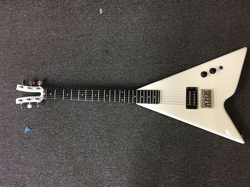 Kramer XKG10 1980 Arctic White Reverb