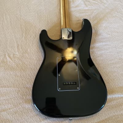 Fender Standard Stratocaster with Rosewood Fretboard 1998 - 2005 Black image 7