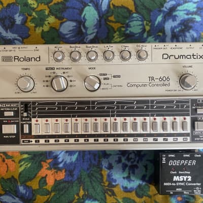 Roland TR-606 Bundle (midi converter, carrying case)