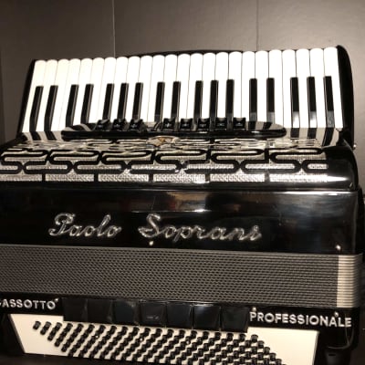 Accordion Paolo Soprani Cassotto 9 Register 4 choirs with case image 2