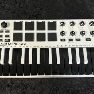 Akai MPK mini MIDI Keyboard (Nashville, Tennessee)