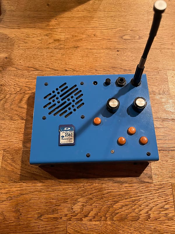 Critter and Guitari Kaleidoloop Blue Reverb