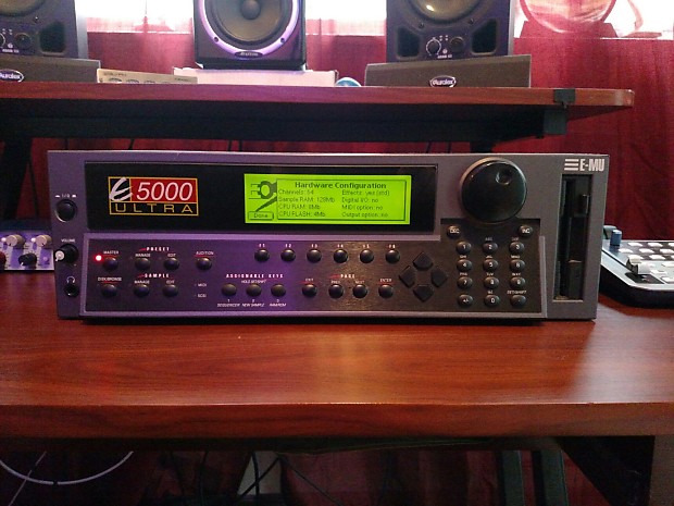 E-MU/EMU e5000 Ultra Sampler, 4GB HD, 128mb RAM, 14 DVDs of