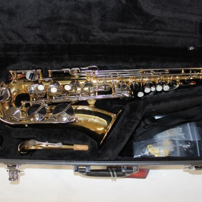Yamaha YAS-26 Eb Student Alto Saxophone - Gold Lacquer & Nickel-Plate image 20