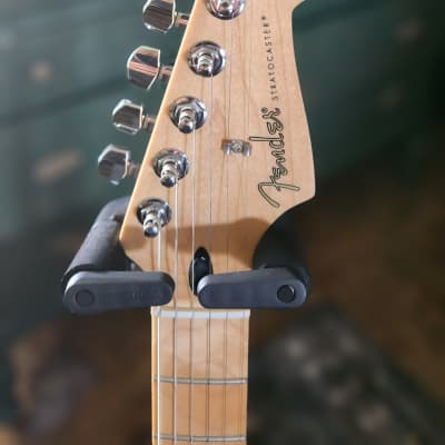Fender Player Stratocaster HSS with Maple Fretboard 2018 - Present - Black image 2