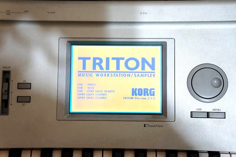 Korg Triton Classic 61-Key Moss/SCSI/Vintage Archives/64MB +