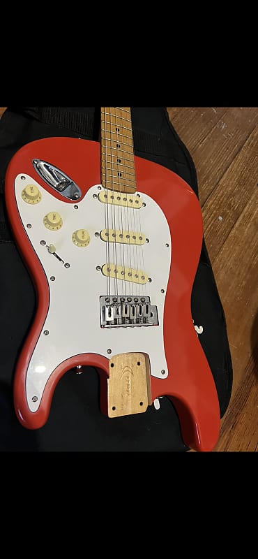 322/500 Dewey Decibel FlipOut 2004 “Shameless” Red NO NECK