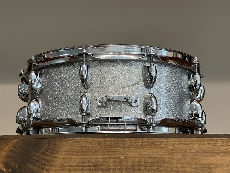 Yamaha Oak Custom 5.5x14 Silver Sparkle Snare Drum NSD085A