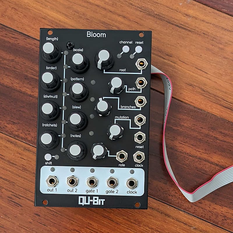 QU-Bit Aurora モジュラーシンセサイザー