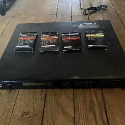 Roland U-220 with 4 cards
