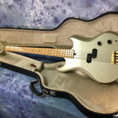 Vantage Avenger Bass  1980's Silver with case image 23