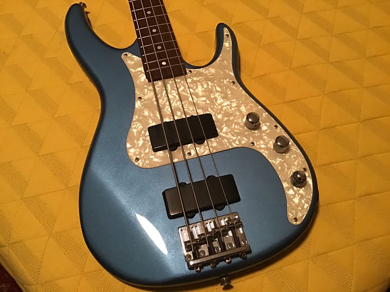 Peavey 1994 Axcelerator Bass Reverb