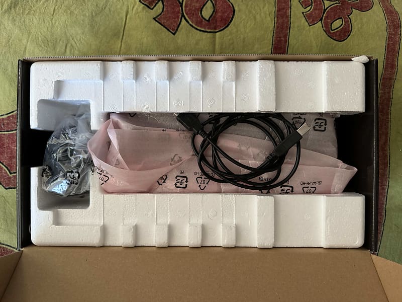 Steinberg UR44 6x4 USB 2.0 Audio Interface with MIDI I/O Reverb