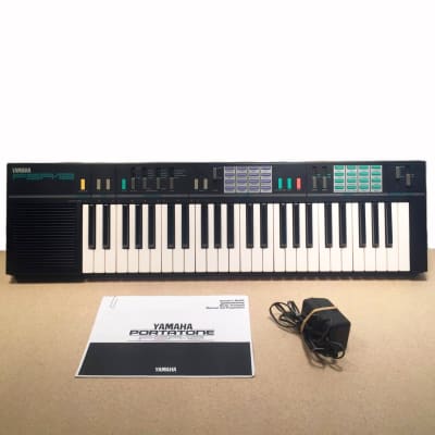 Yamaha PSR-12 FM Synthesizer Keyboard imagen 1