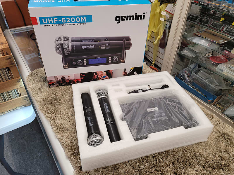 Gemini UHF 6200M Dual Handheld Wireless Mic System Black Reverb UK