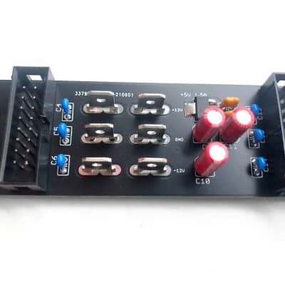 Power Bus Board with 5V regulator and noise filtering capacitors for your DIY Eurorack Case imagen 1