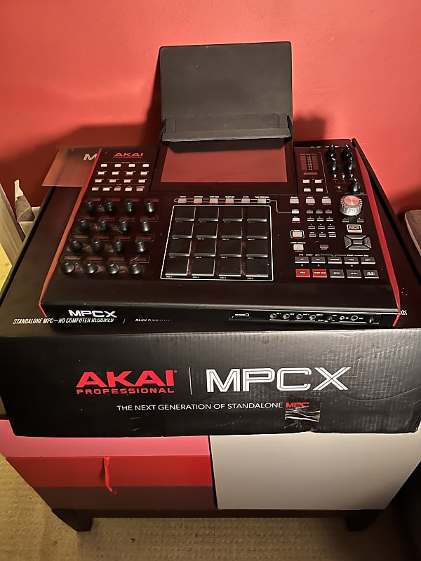 Akai MPC X - Standalone Sampler and Sequencer