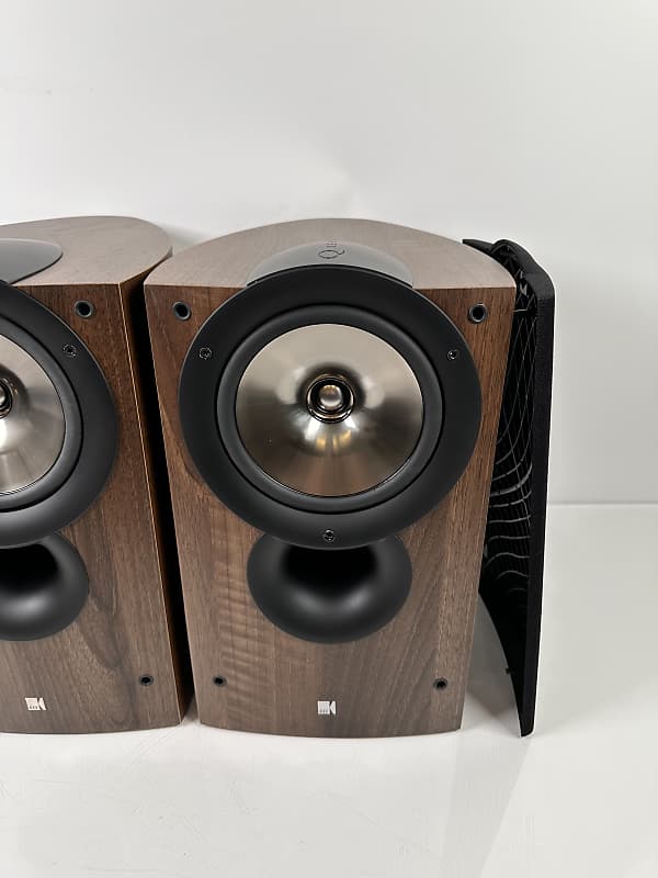 KEF iQ3 Bookshelf Speakers (Walnut/Oak) (New) | Reverb