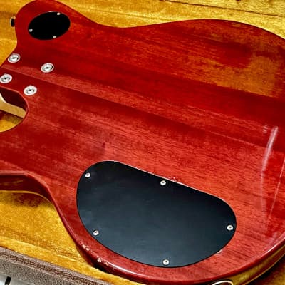 Michael Tuttle Carve Top Special Fender Custom Shop Hahn