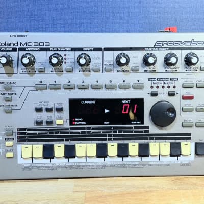 [Very Good] Roland MC-303 Groovebox - Silver