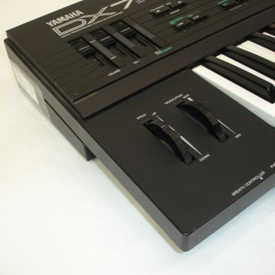 Yamaha DX7IID 61-Key Synthesizer Keyboard image 2
