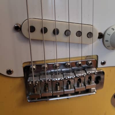 Fender Stratocaster with 3-Bolt Neck, Maple Fretboard 1971 - 1977 - Blonde image 2