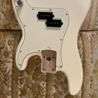 Loaded Fender Precision Bass Body Standard Series 2000s Arctic White Aged White image 10