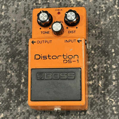 BOSS DS-1 '79 Vintage Distortion - YouTube