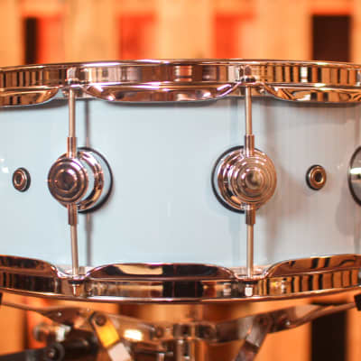 DW 5.5x14 Collector's Maple Solid Sky Blue Super Solid Snare Drum - SO#1288932 image 3