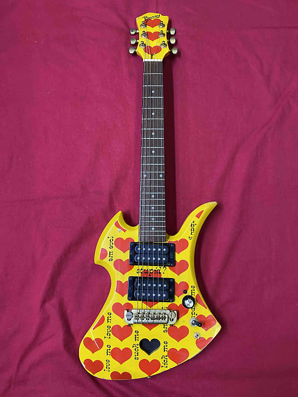 Burny YH-JR Yellow Heart Built in AMP Hide Mini Electric Guitar