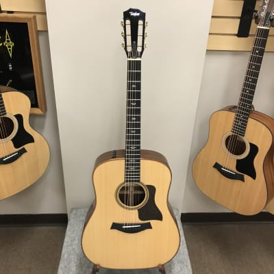 Taylor 710e Dreadnought Acoustic/Electric Guitar with Hardshell Case 2016 Natural image 2
