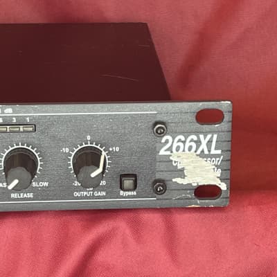 dbx 266XL Stereo Compressor / Limiter image 3