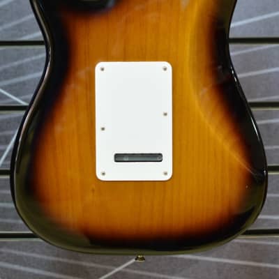 Fender Vintera '50s Stratocaster Modified 2-Colour Sunburst Electric Guitar &Deluxe Gig Bag B Stock image 2