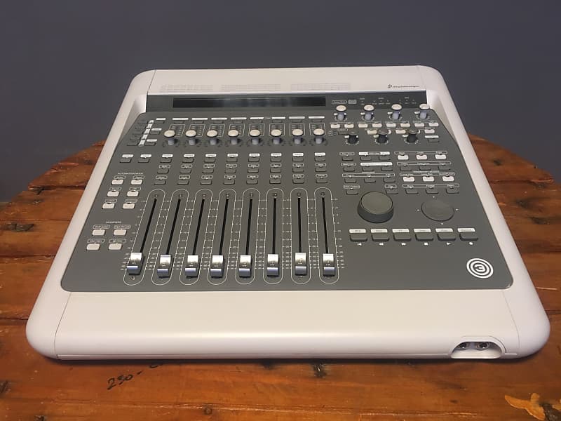 Avid Digidesign Digi 003 Factory Pro Tools LE Workstation