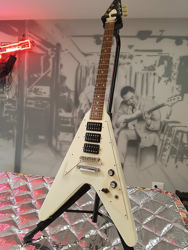 Gibson Flying V Faded 3 2008 Worn White 2007 white | Reverb