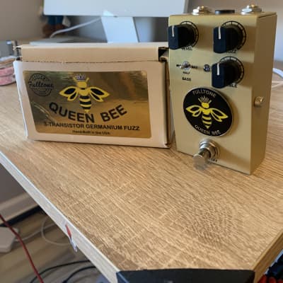 *Early Serial #* Fulltone Custom Shop Queen Bee Germanium Fuzz 2010s - Gold for sale