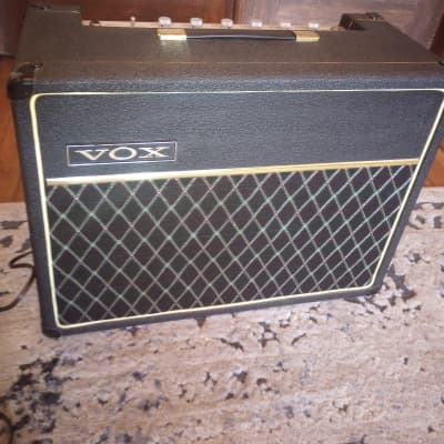 Vox Cambridge 30 Reverb Model V9310 2-Channel 30-Watt 1x10