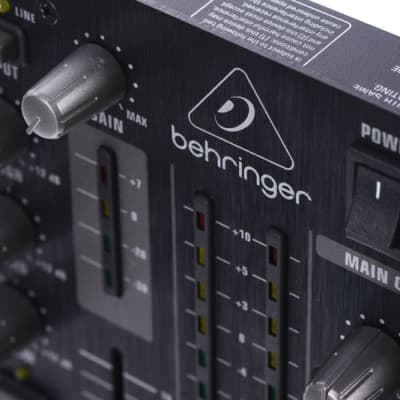 Behringer VMX1000USB Professional 7-Channel Rackmount DJ Mixer image 7