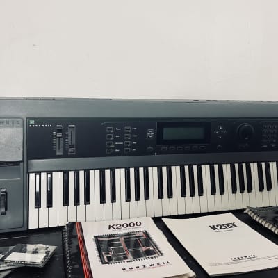 Kurzweil K2VX Sampler/Keyboard w manuals and disks image 1