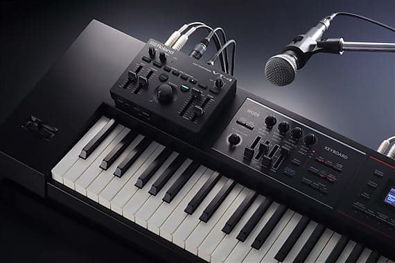 Roland VT4 Voice Transformer | Reverb